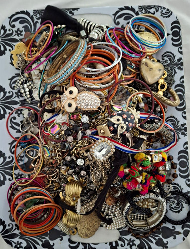 Kilo costume jewellery job - 3.5,