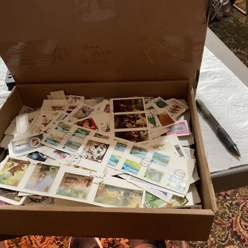 World mixed stamps messey - world,